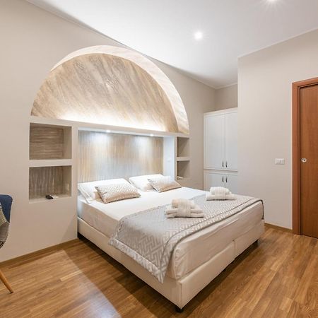 Top Floor Colosseo Guesthouse Rome Bagian luar foto