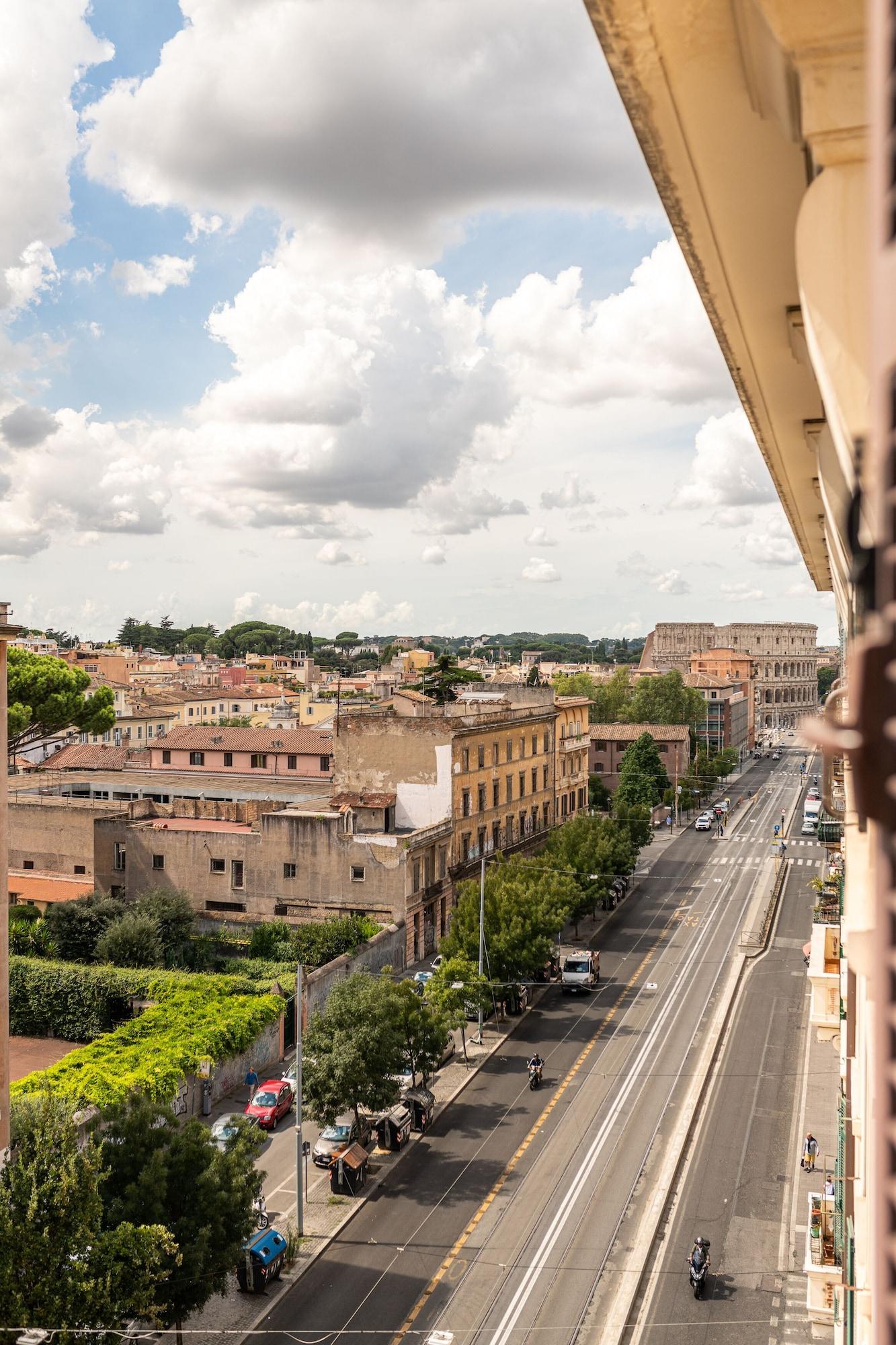 Top Floor Colosseo Guesthouse Rome Bagian luar foto