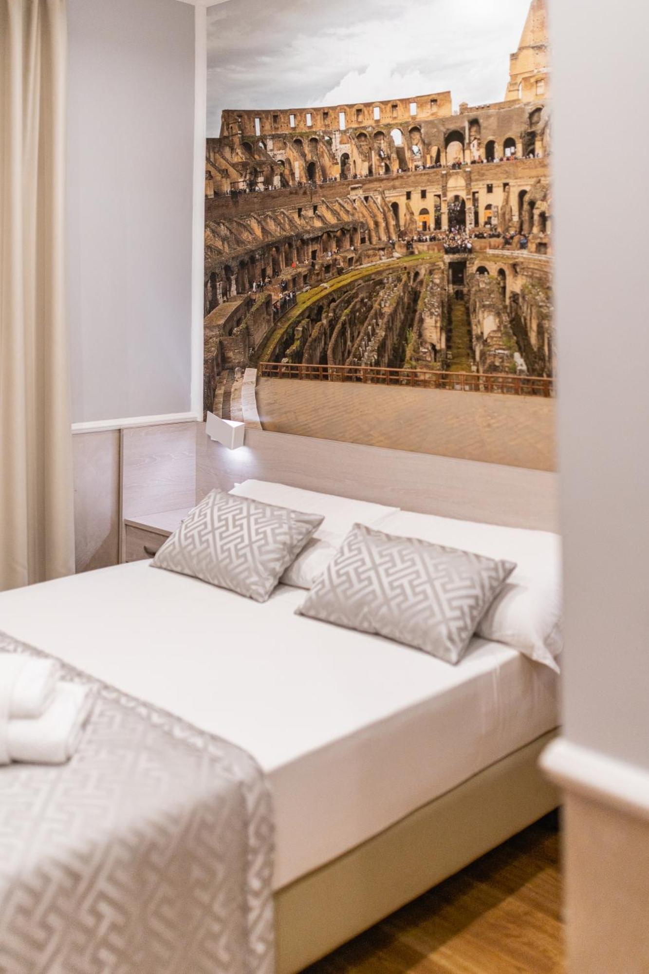 Top Floor Colosseo Guesthouse Rome Bagian luar foto