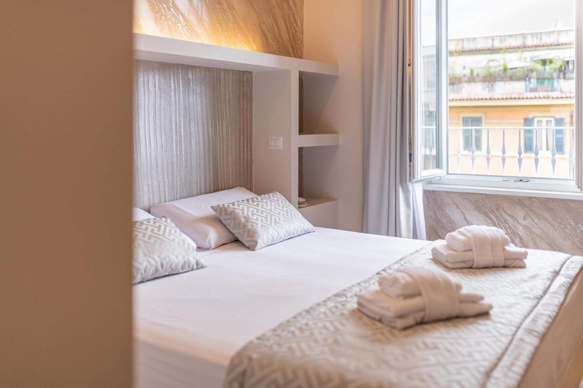 Top Floor Colosseo Guesthouse Rome Bagian luar foto