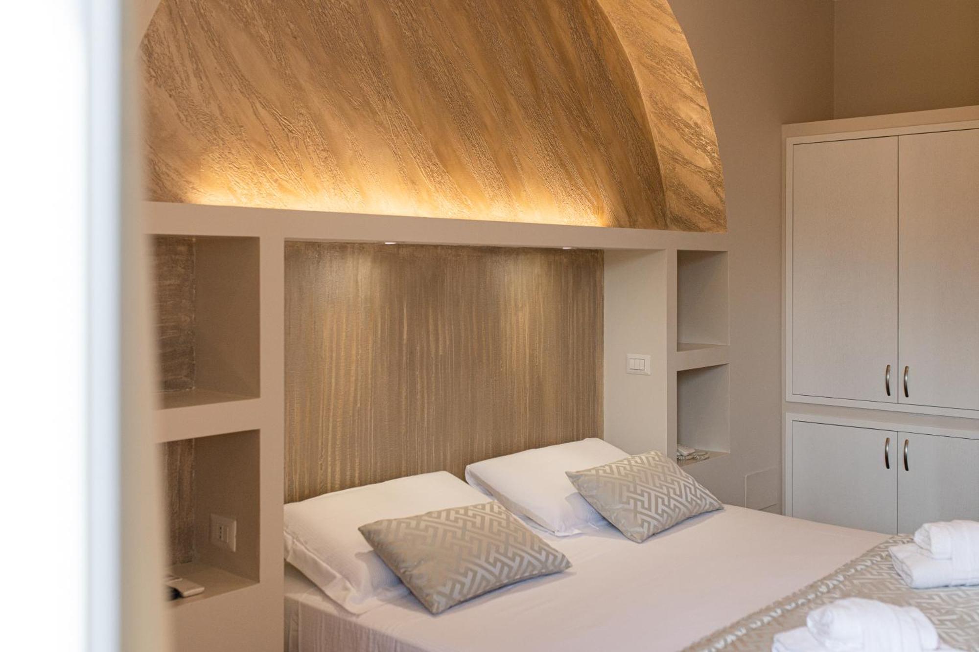 Top Floor Colosseo Guesthouse Rome Bagian luar foto