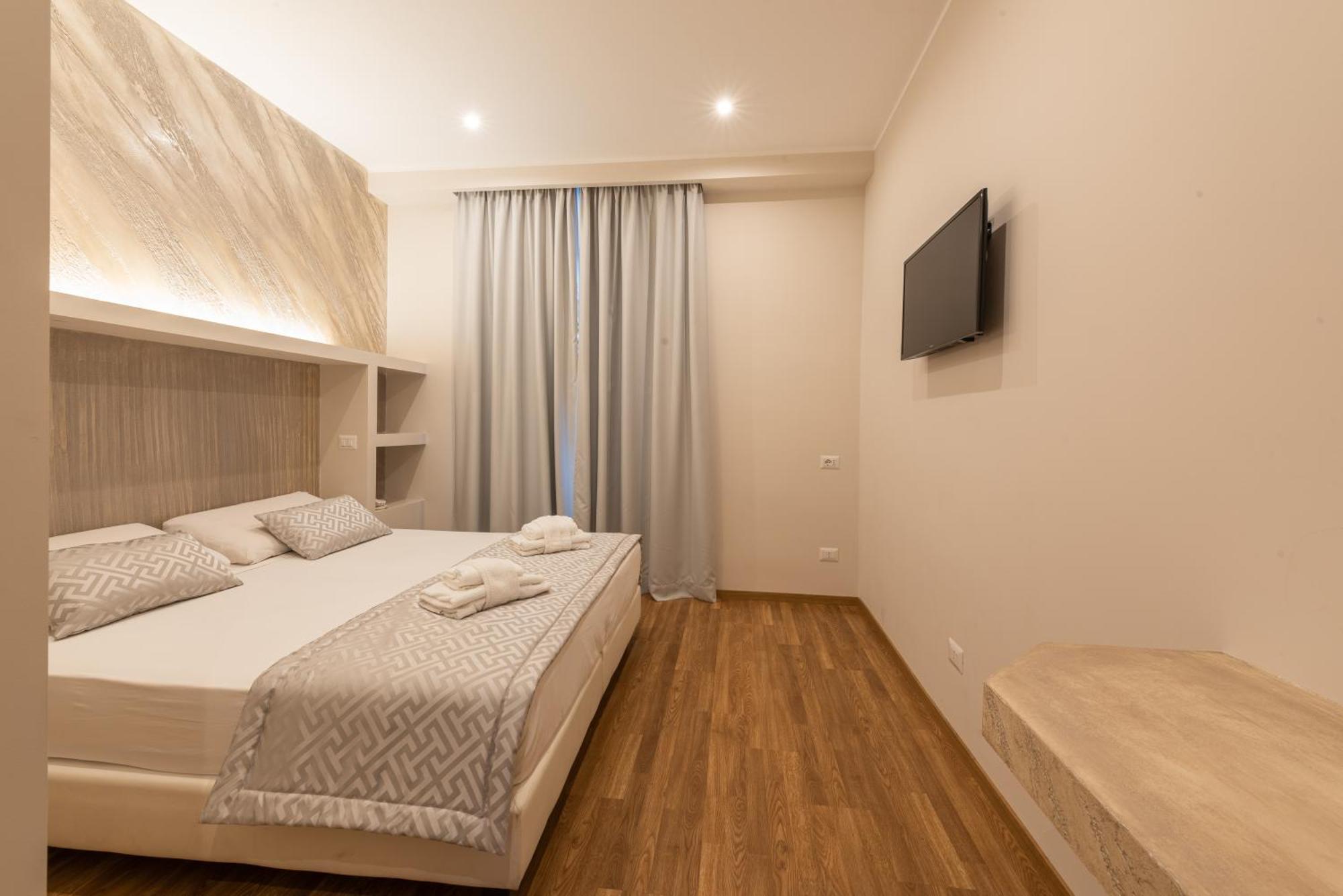 Top Floor Colosseo Guesthouse Rome Bagian luar foto