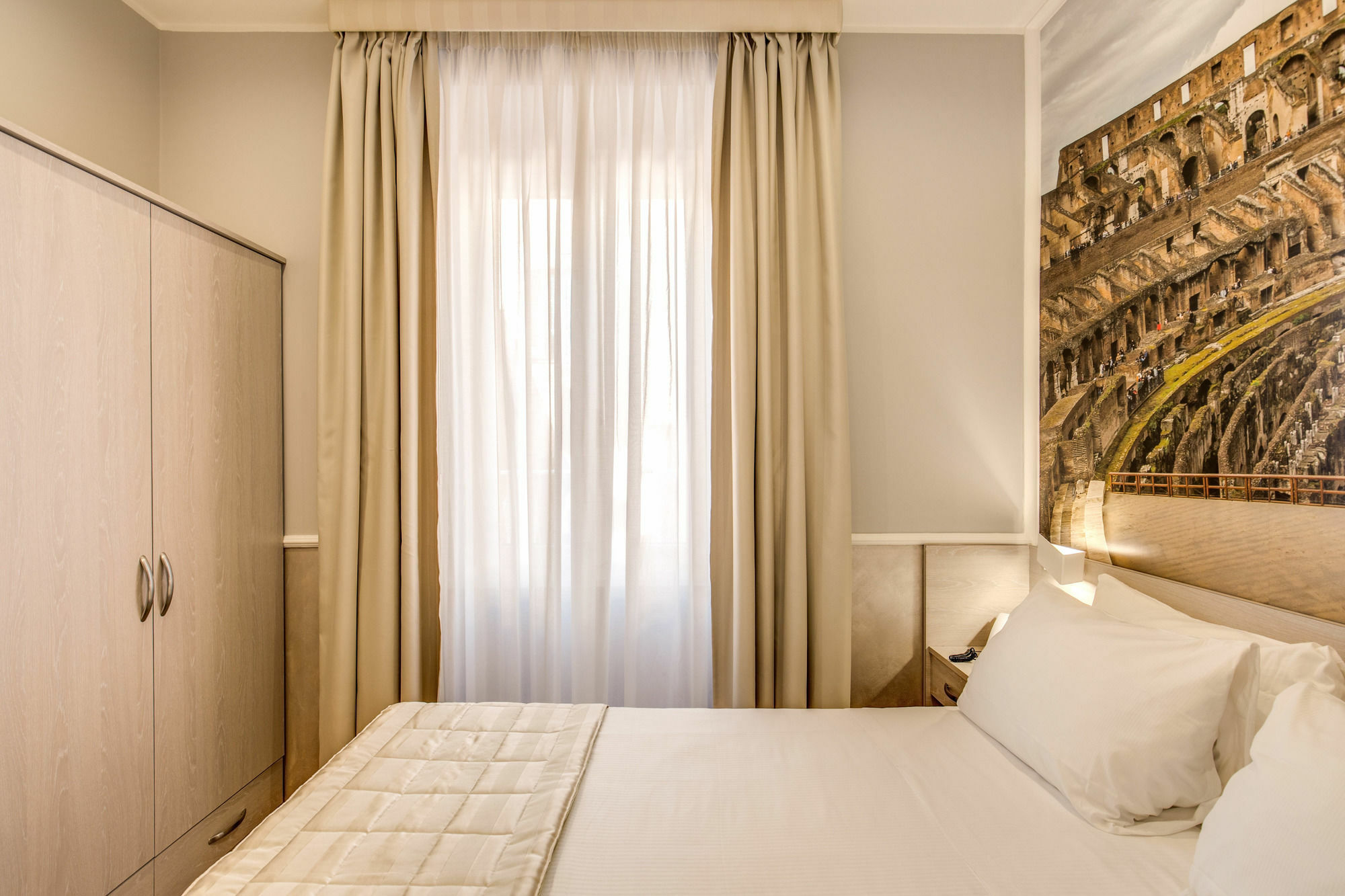 Top Floor Colosseo Guesthouse Rome Bagian luar foto