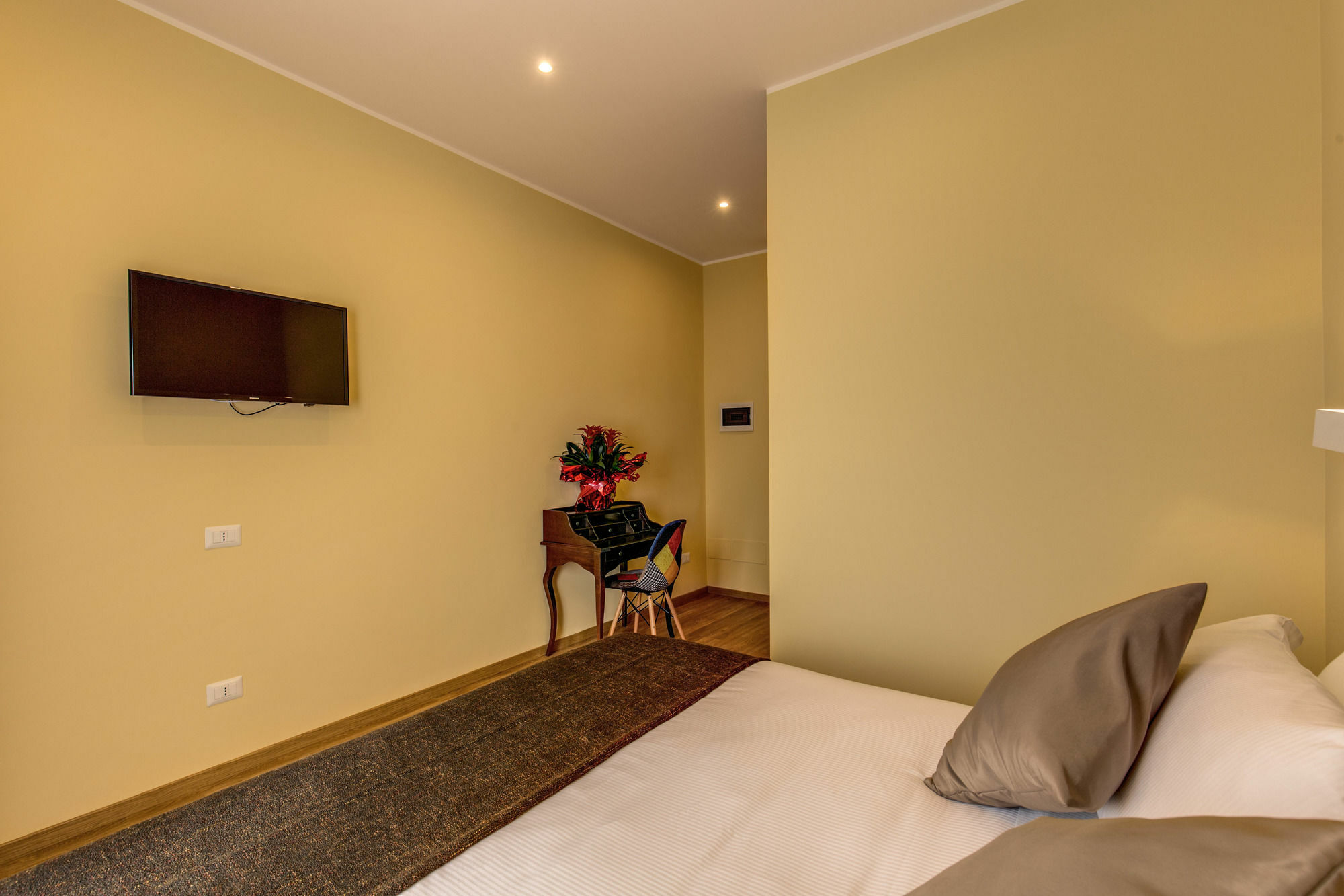 Top Floor Colosseo Guesthouse Rome Bagian luar foto