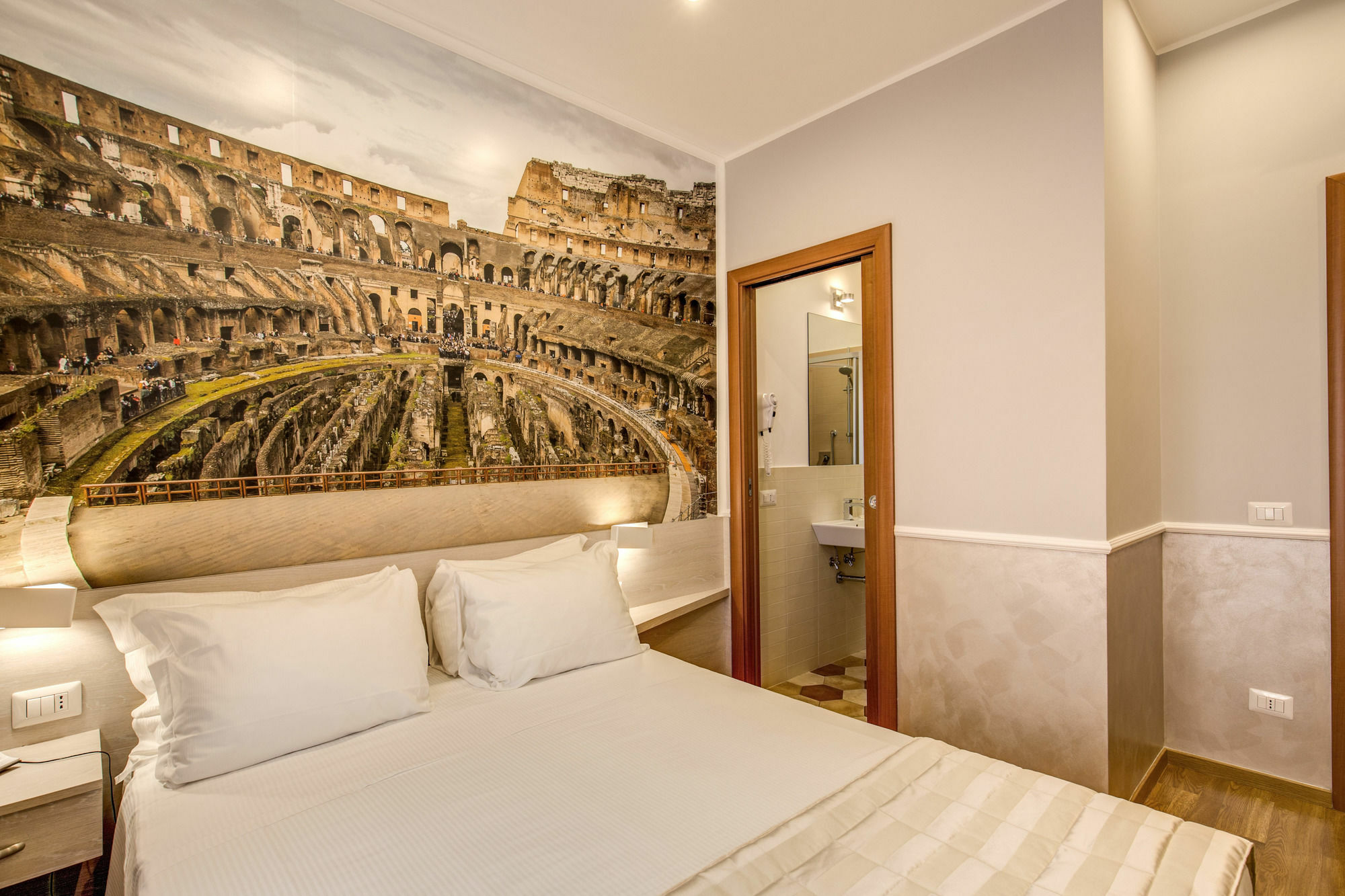 Top Floor Colosseo Guesthouse Rome Bagian luar foto